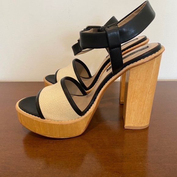 Zara platform sandal black/beige size 8/eu39